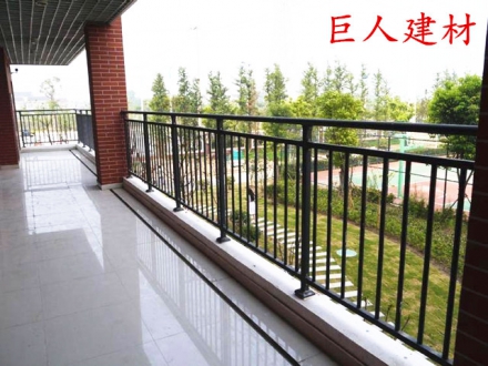 戶外陽(yáng)臺(tái)護(hù)欄