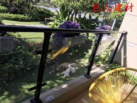 掛式玻璃護(hù)欄