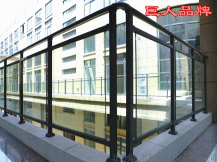 玻璃陽(yáng)臺(tái)欄桿 